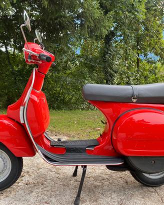 Vespa PX 125 E – completamente restaurata a nuovo,