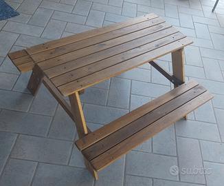 Tavolo con panche da esterno per bambini