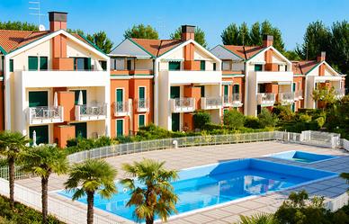 Trilocale con piscina vicino mare