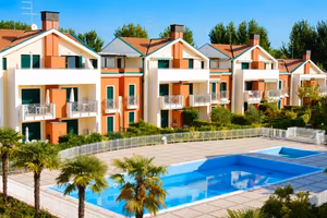 Trilocale con piscina vicino mare