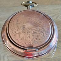 Vecchio posacenere in rame con incisioni