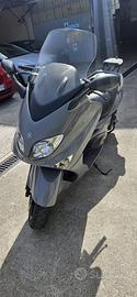 Yamaha T Max - 2004
