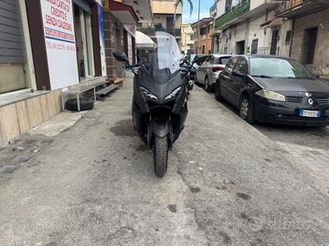 Yamaha TMAX 560 Sport