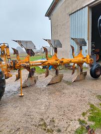 Aratro trivomere moro