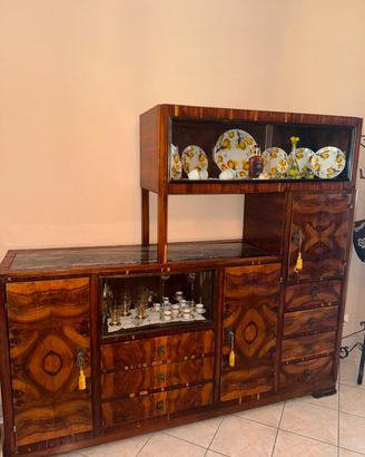Credenza vintage con base di marmo