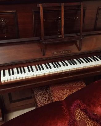 Pianoforte Verticale Mastul, Berlin