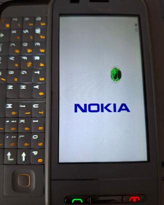 Cellulare Nokia C6-00 con tastiera scorrevole. Des