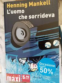 libro HENNING MANKELL "L'UOMO CHE SORRIDEVA"