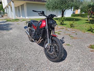 Benelli Leoncino 500 Trail Incidentata marciante