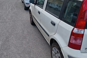 Panda con gancio di traino, come nuova