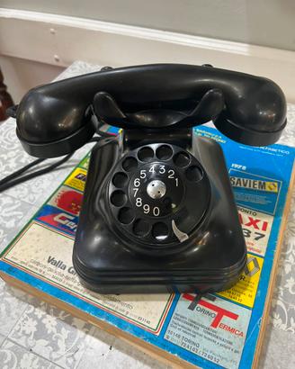 Telefono vintage in bachelite nera