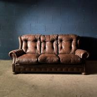 Divano Chester Chesterfield in vero cuoio inglese 