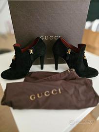 Stivaletti in suede nero Gucci con frange