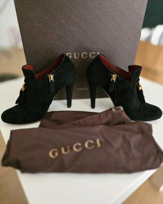 Stivaletti in suede nero Gucci con frange