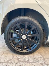 Toyota Aygo 1.0 X-Play - Doppio treno gomme