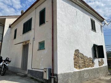 Casa Singola su tre lati