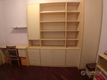 armadio libreria con scrivania 