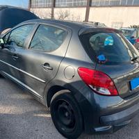 Peugeot 207 (2006) 1.4 8v 73Kw