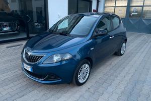 Lancia Ypsilon 1.0 FireFly 5 porte S&S Hybrid Silv