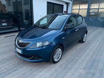 Lancia Ypsilon 1.0 FireFly 5 porte S&S Hybrid Silv