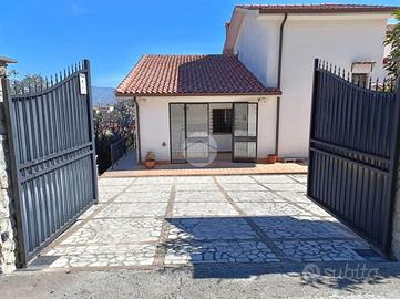 VILLA SINGOLA A MENDICINO