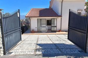 VILLA SINGOLA A MENDICINO