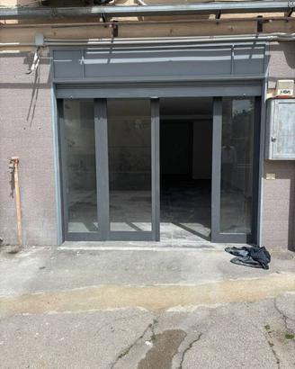 Immobile di 60 m² con 1 locale a Giugliano in Camp