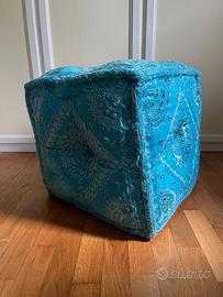 Pouf a forma di cubo in stile etnico/orientale