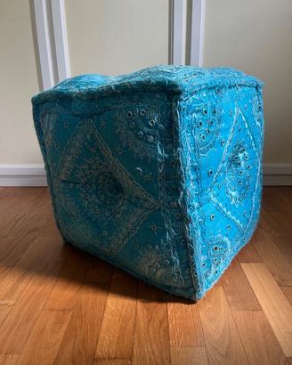 Pouf a forma di cubo in stile etnico/orientale