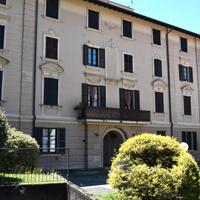 Bilocale con box a due passi dal lago