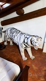 Tigre bianca grandezza naturale fatta a mano