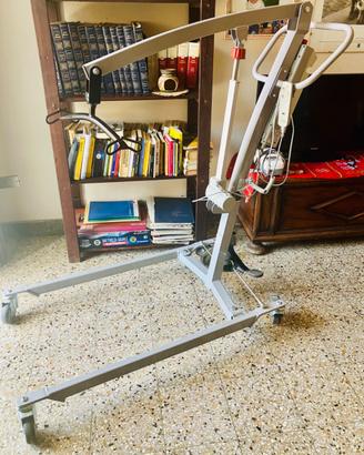 Sollevatore elettrico per disabili