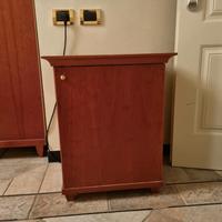 Mobiletto ad un'anta