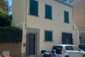 Da privato palazzina indipendente zona calzabigi