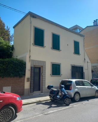 Da privato palazzina indipendente zona calzabigi
