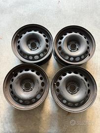 Set 4 Cerchi in Acciaio da 16"
