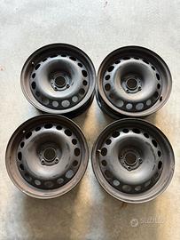Set 4 Cerchi in Acciaio da 16"