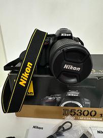 Fotocamera Reflex Nikon D5300 nera con kit