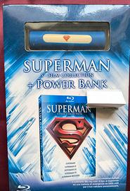 SUPERMAN 5 FILM COLLECTION + POWER BANK NUOVO