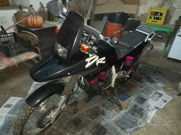Suzuki J DR 800 S anno 1993