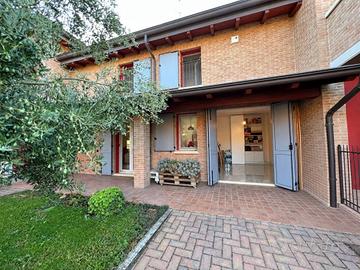 Villetta a schiera di 150 m² con più di 5 locali a
