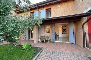 Villetta a schiera di 150 m² con più di 5 locali a