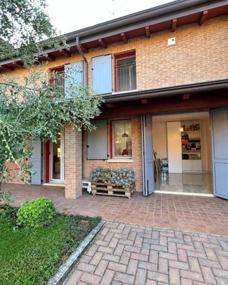 Villetta a schiera di 150 m² con più di 5 locali a