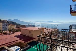 3 LOCALI A NAPOLI