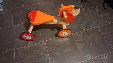 Triciclo in legno