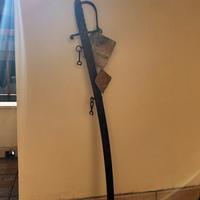 Spada antica con fodero in metallo