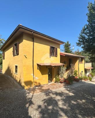 VILLA SINGOLA A CHIETI