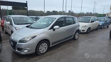 Renault Scenic Scénic X-Mod 1.5 dCi 105CV Confort
