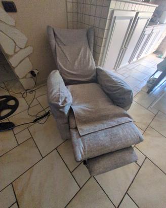 Poltrona /sedia medicale reclinabile ed elevabile 