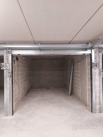 Spazioso box auto via zanardelli 53, Bari